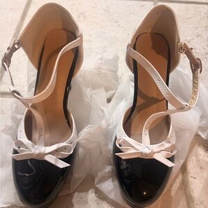 Retro Bow Décor Black and White Women's Heels